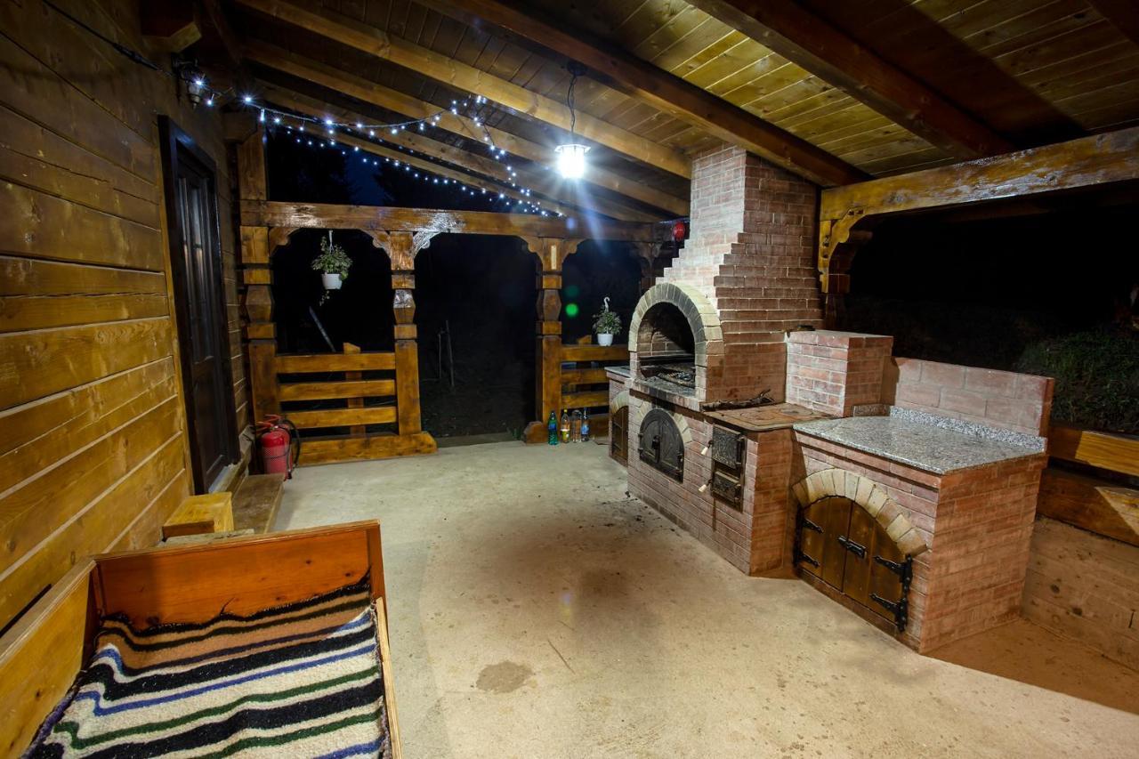 Tulean Cabin Săcel Eksteriør bilde